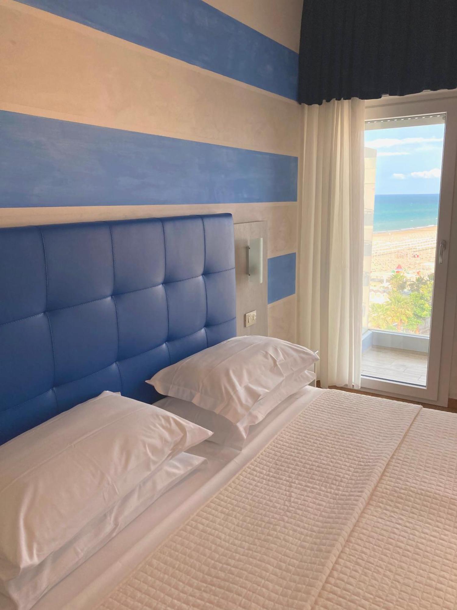 Hotel Diplomatic リッチョーネ エクステリア 写真